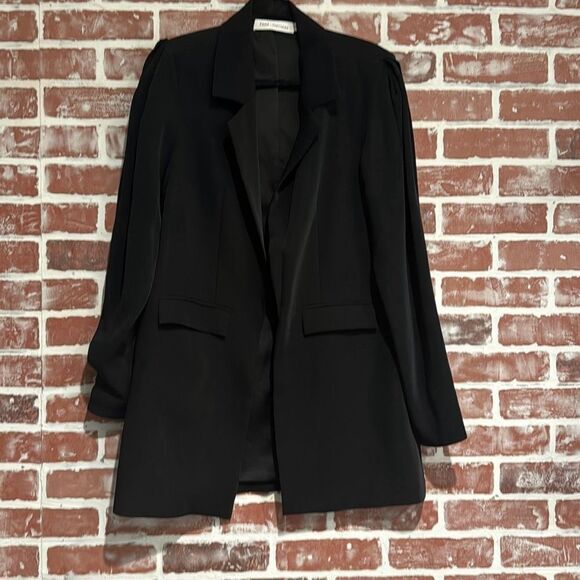 Fame and Partners Jackets & Blazers - FAME & Partners Black Slight Shine Collared Long Line Blazer Sz 6 GUC